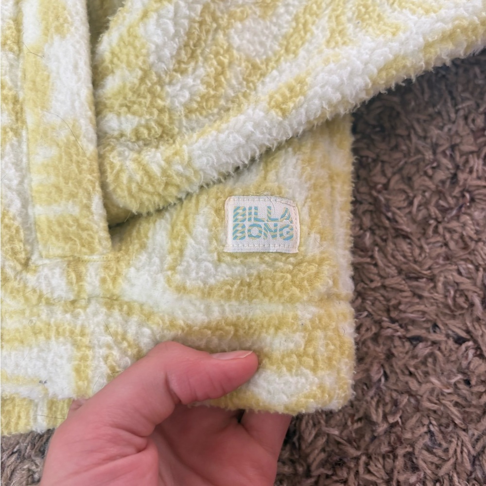 Yellow And White Patterned Jacket - image 4